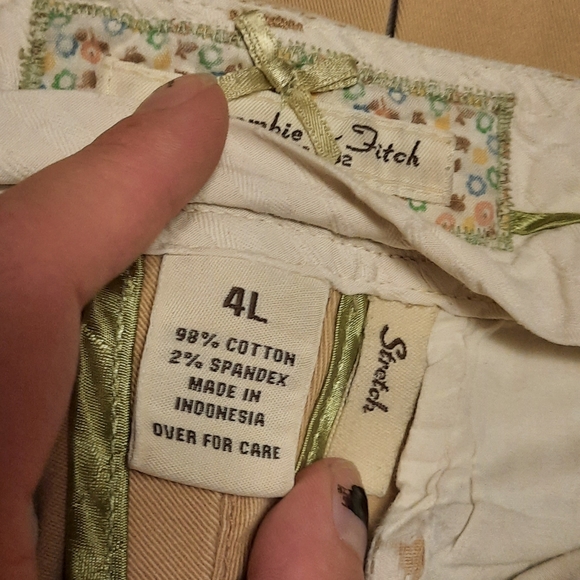 Abercrombie and Fitch khaki pants - Picture 2 of 3